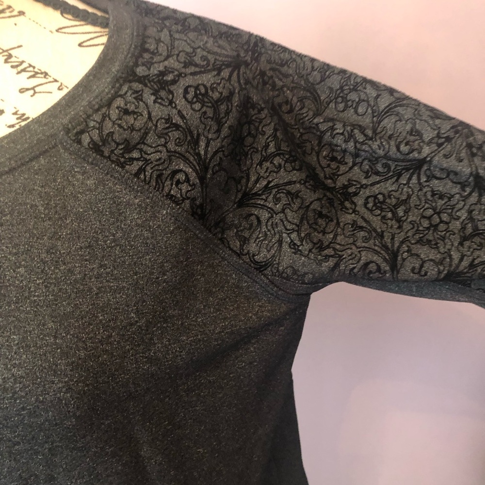 Calia ladies size medium long sleeve black and grey shirt like new - Picture 7 of 10